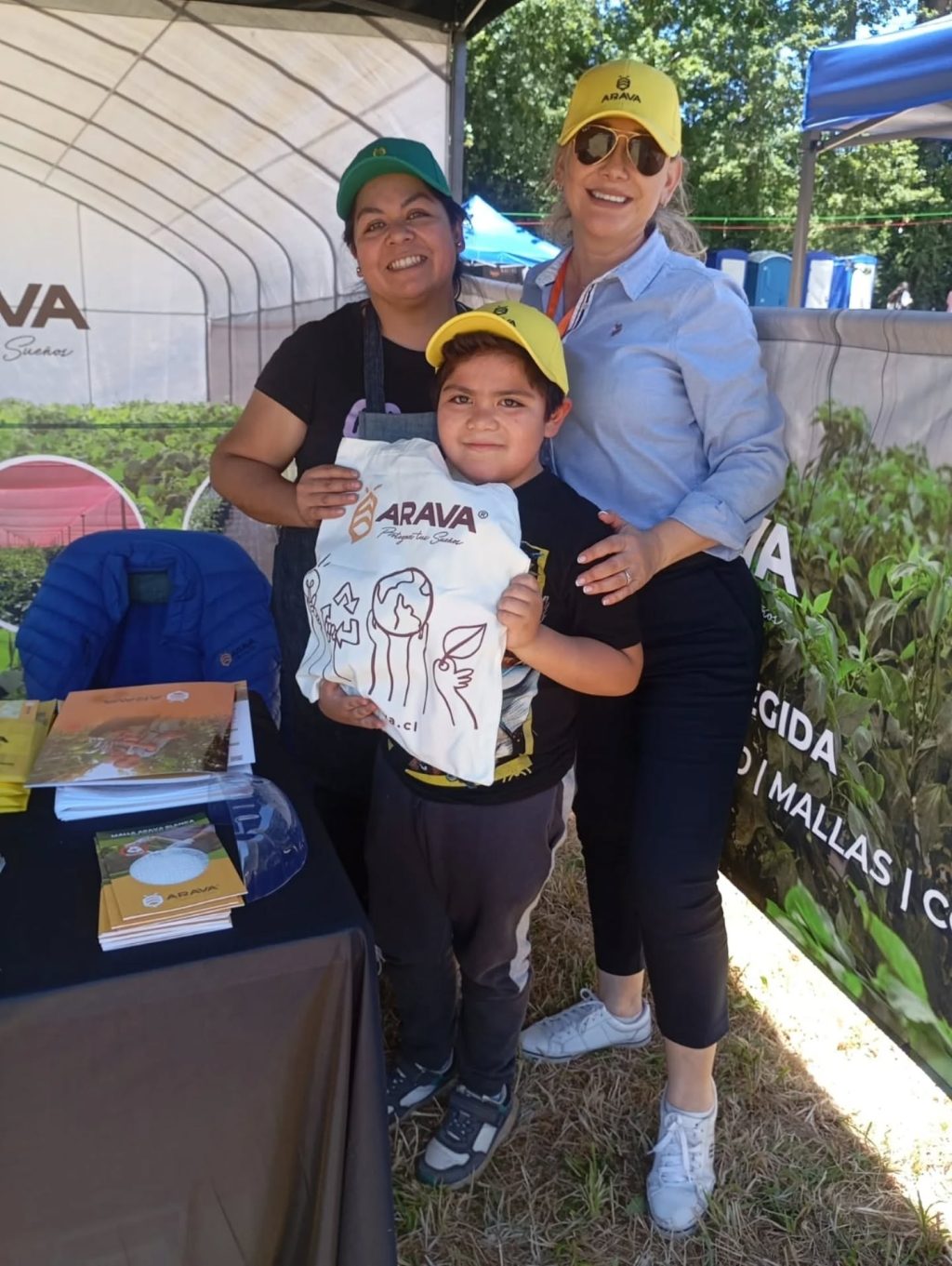 Instagram post from aravachile. This post is in position 0.